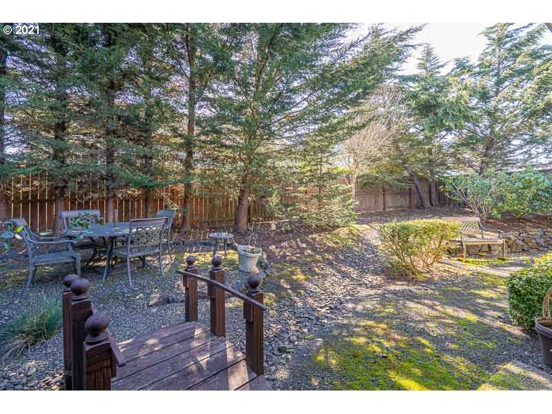361 Northwest Reed Lane Dallas, OR 97338 - Photo 21 of 30