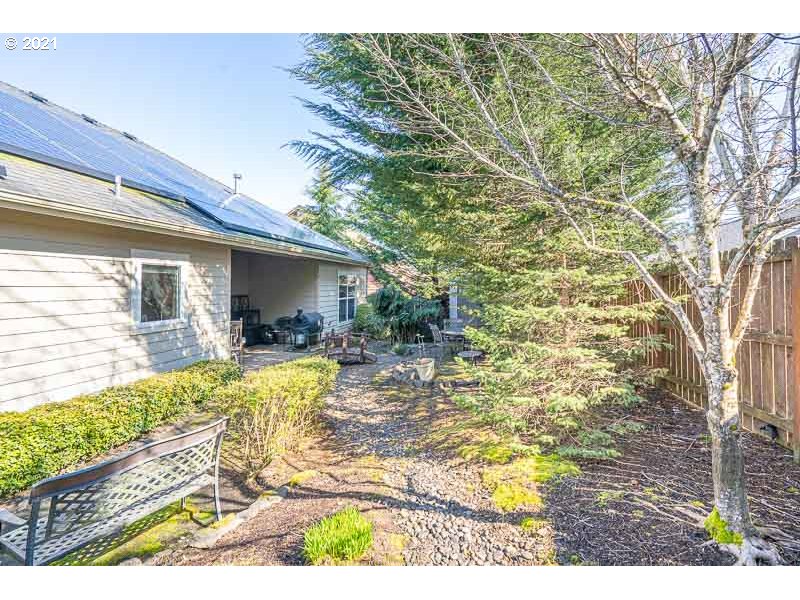 361 Northwest Reed Lane Dallas, OR 97338 - Photo 24 of 30