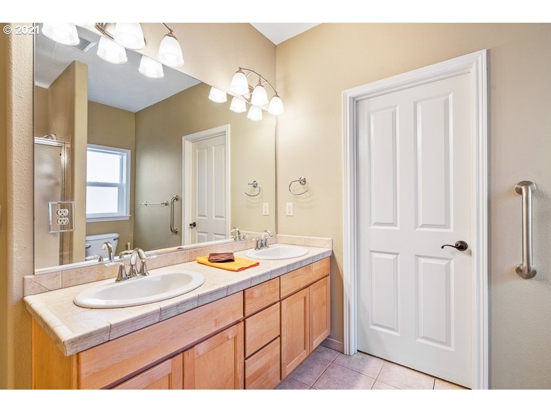 361 Northwest Reed Lane Dallas, OR 97338 - Photo 9 of 30