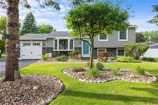 $374,900 | 8138 Portobello Way, Liverpool, NY 13090
