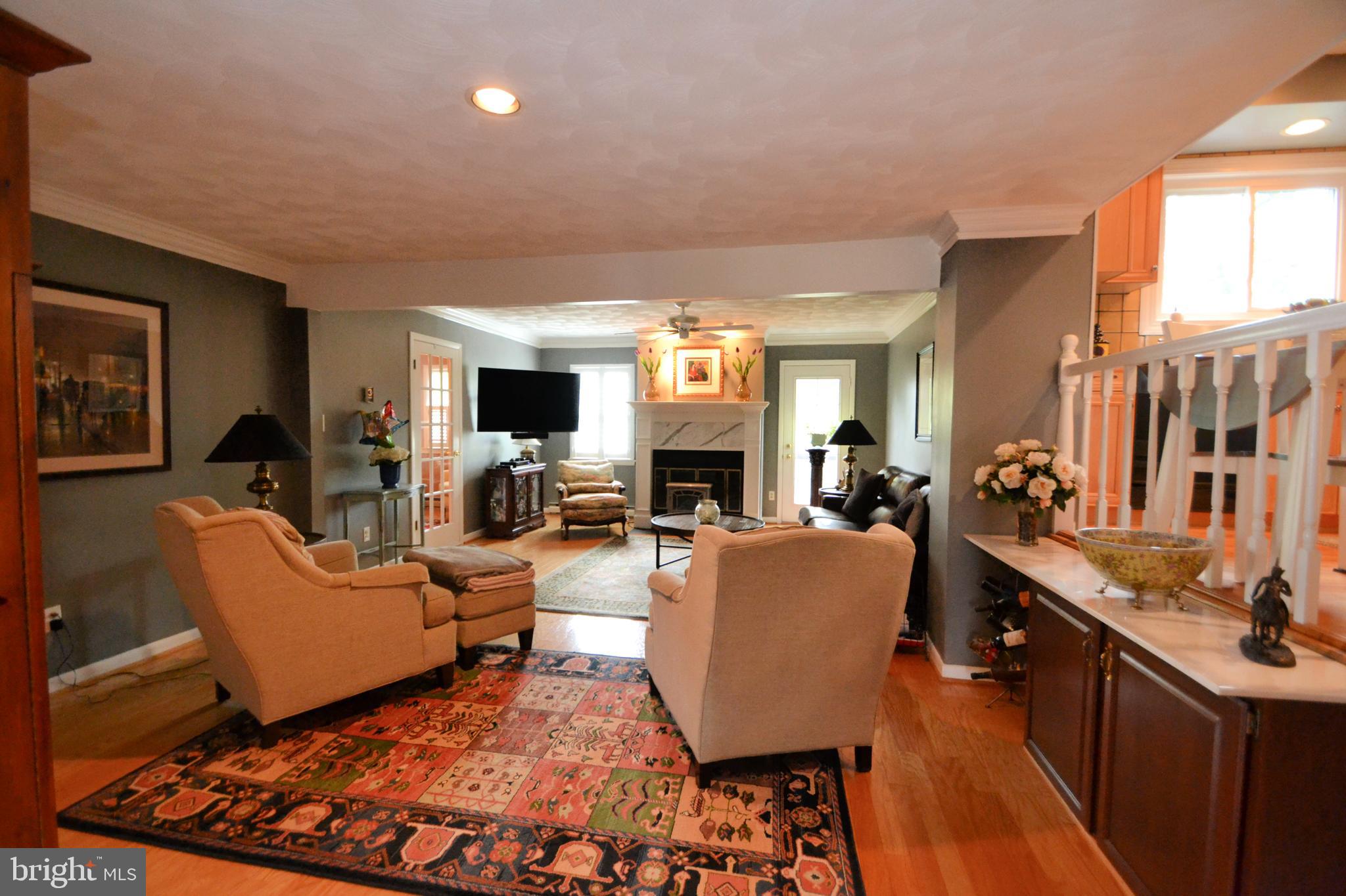 239 Homevale Road Reisterstown, MD 21136 - Photo 11 of 32 Family room