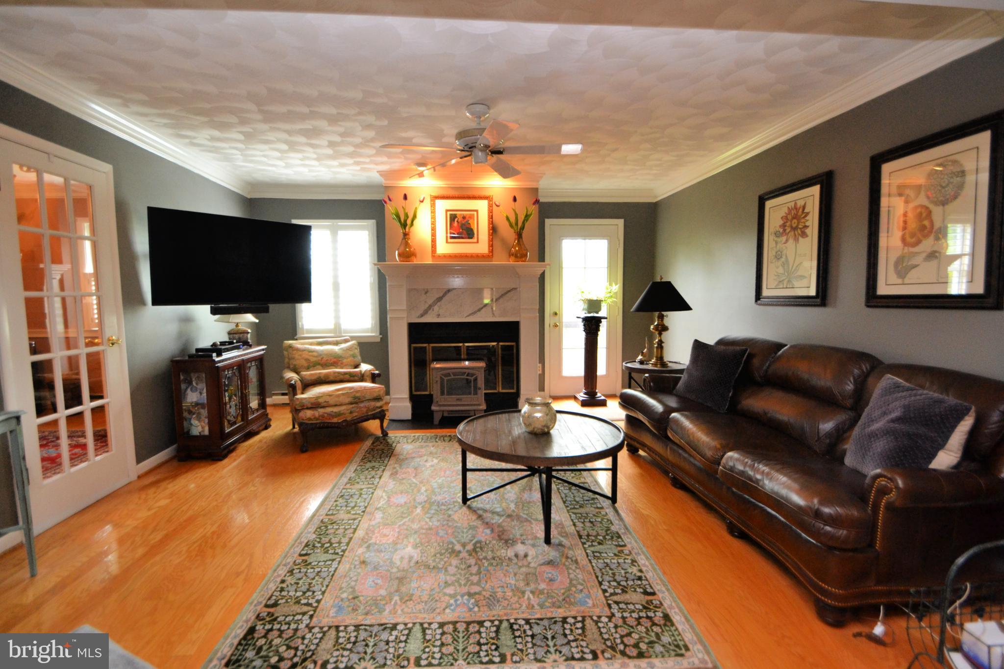 239 Homevale Road Reisterstown, MD 21136 - Photo 14 of 32 Family room