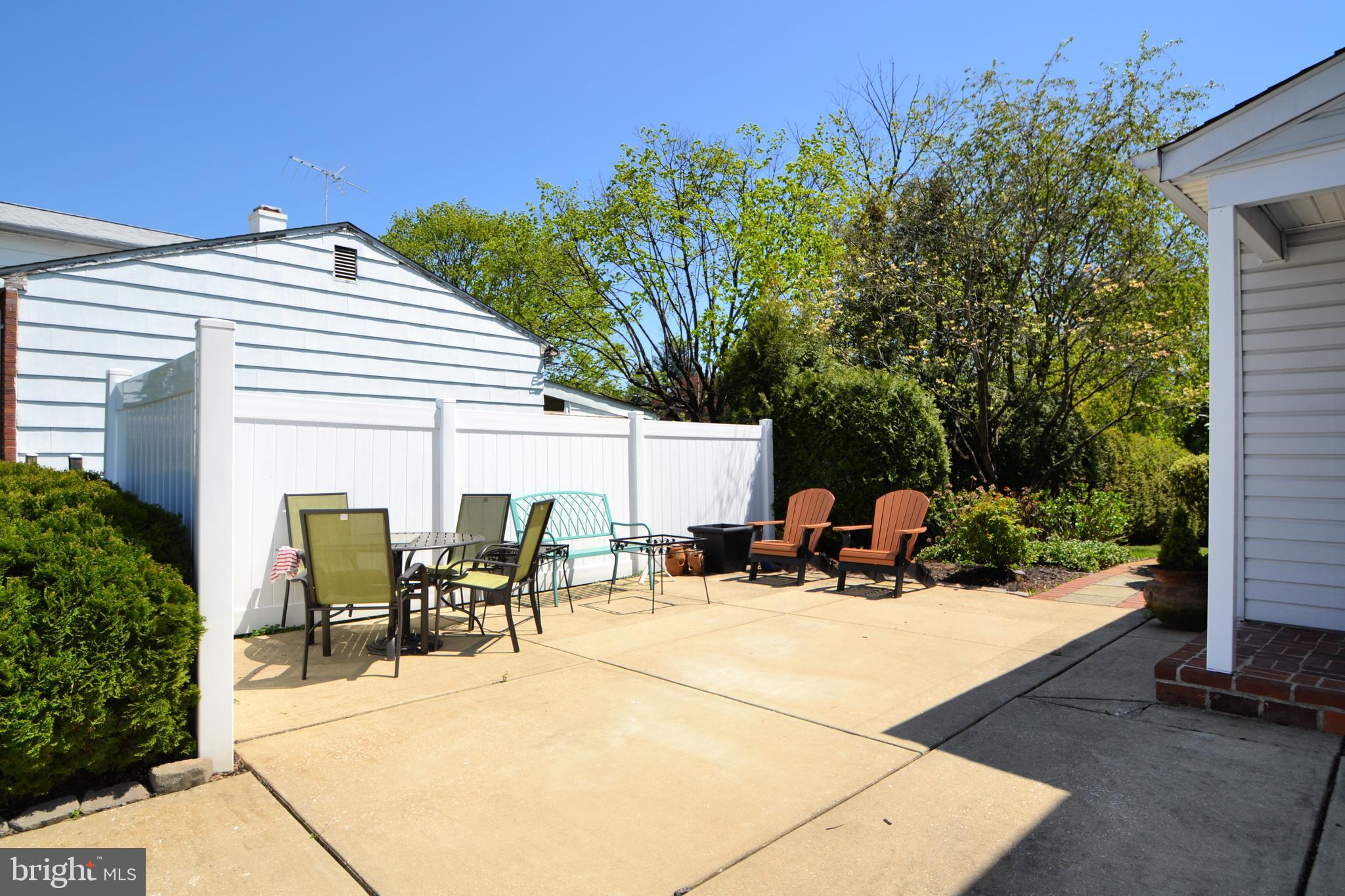 239 Homevale Road Reisterstown, MD 21136 - Photo 30 of 32 side patio