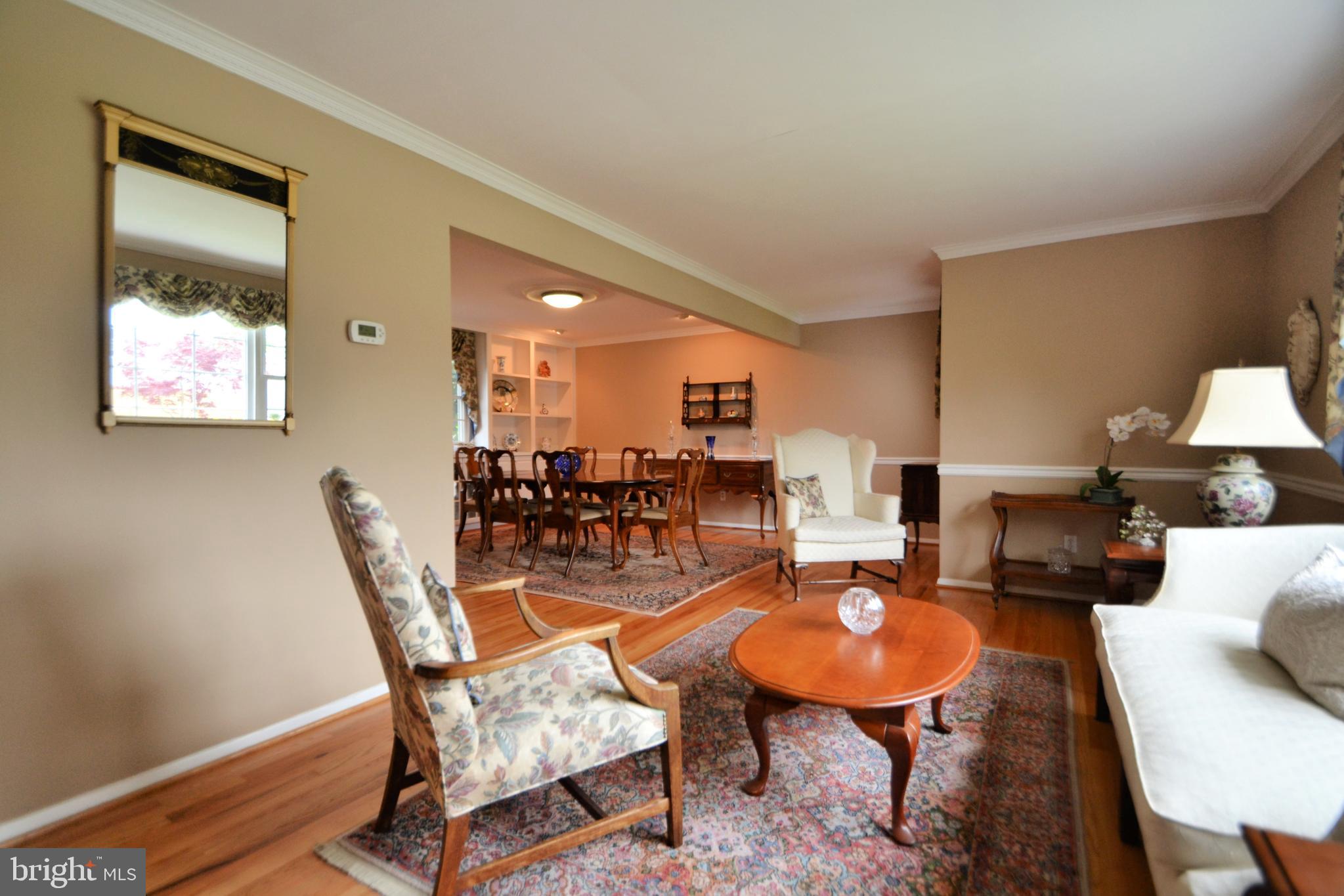 239 Homevale Road Reisterstown, MD 21136 - Photo 4 of 32 Living room