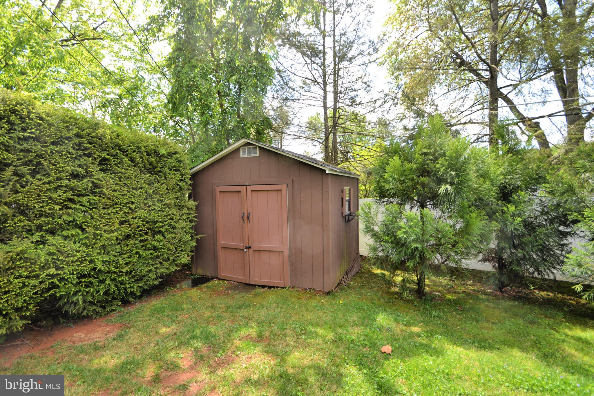 239 Homevale Road Reisterstown, MD 21136 - Photo 31 of 32 shed