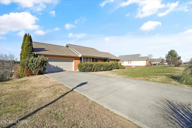 1613 Jasmine Trail, Sevierville, TN 37862