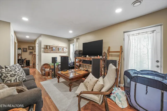 1613 Jasmine Trail, Sevierville, TN 37862