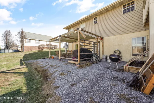 1613 Jasmine Trail, Sevierville, TN 37862