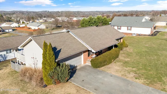 1613 Jasmine Trail, Sevierville, TN 37862