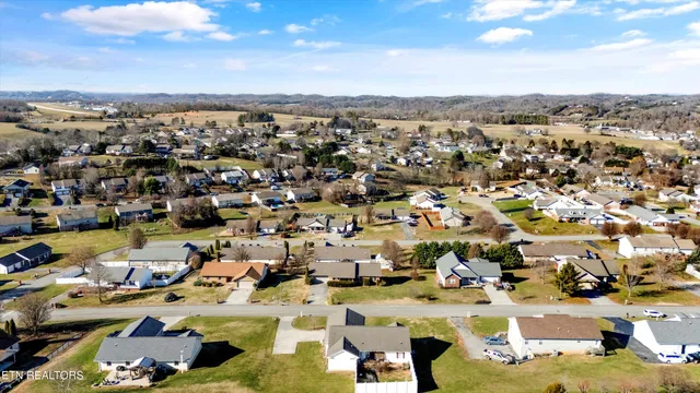 1613 Jasmine Trail, Sevierville, TN 37862