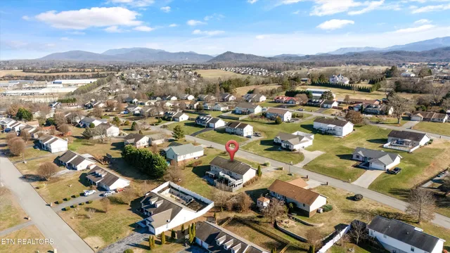 1613 Jasmine Trail, Sevierville, TN 37862