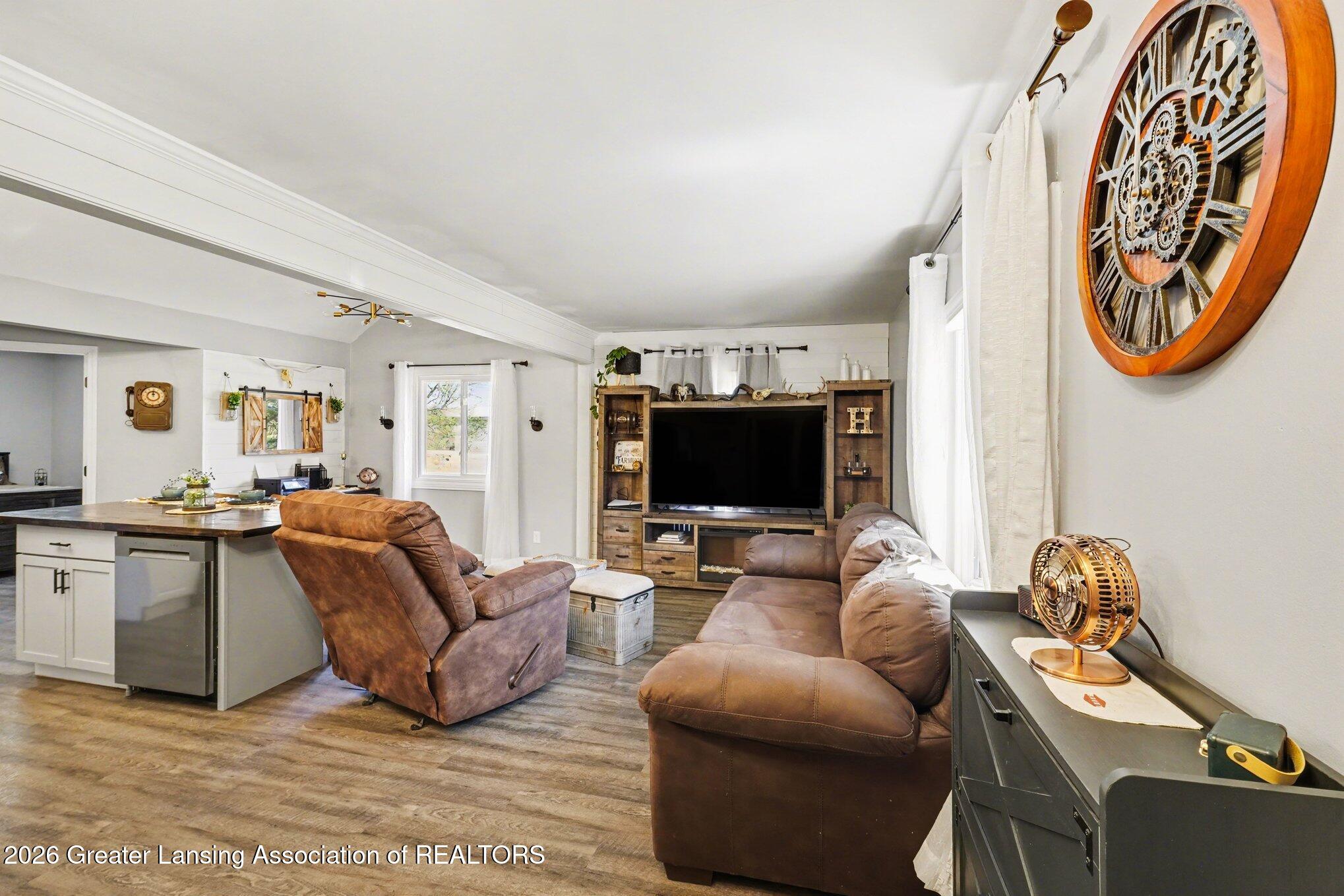 2328 Haslett Road East Lansing, MI 48823 - Photo 7 of 27 007_file_7356