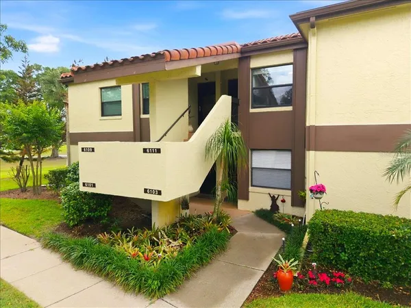 $249,900 | 6111 Lake Pointe Drive, Unit 202, Orlando, FL 32822