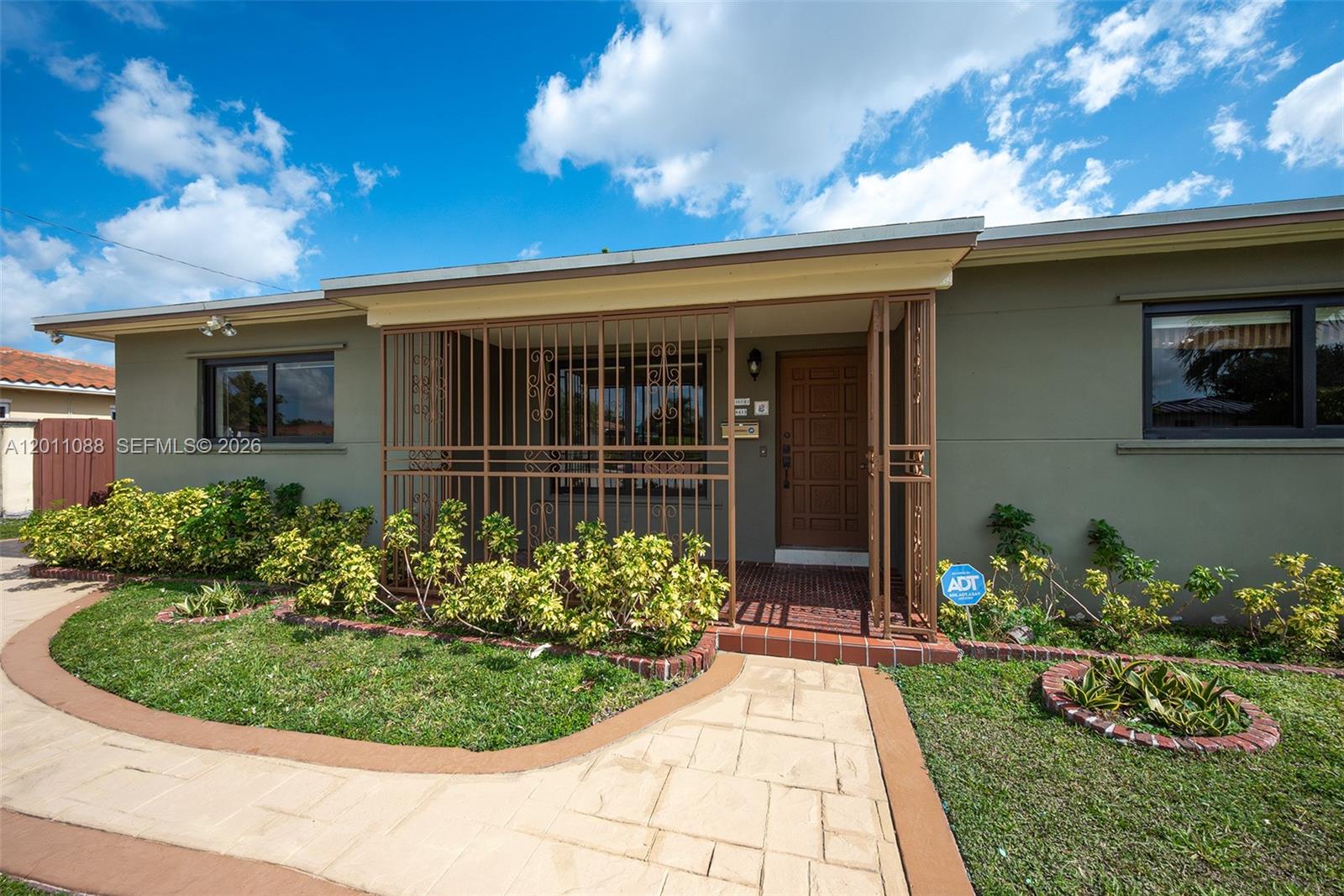 8415 Southwest 44th Street Miami, FL 33155 - Photo 5 of 48