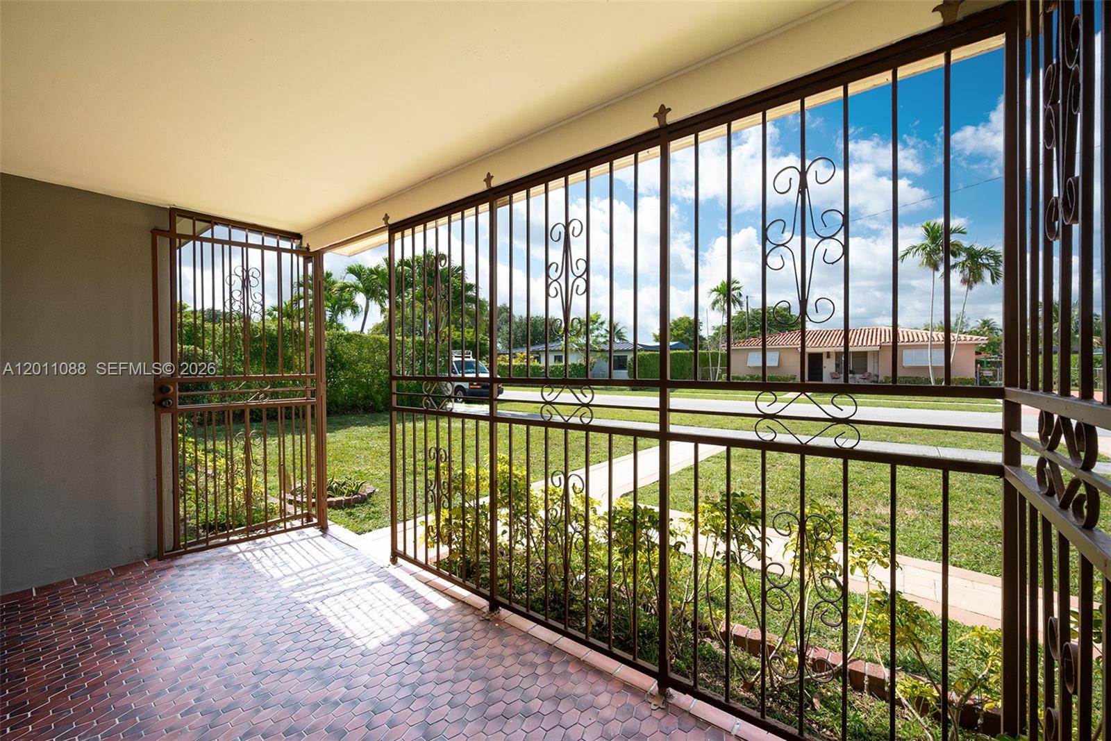8415 Southwest 44th Street Miami, FL 33155 - Photo 7 of 48