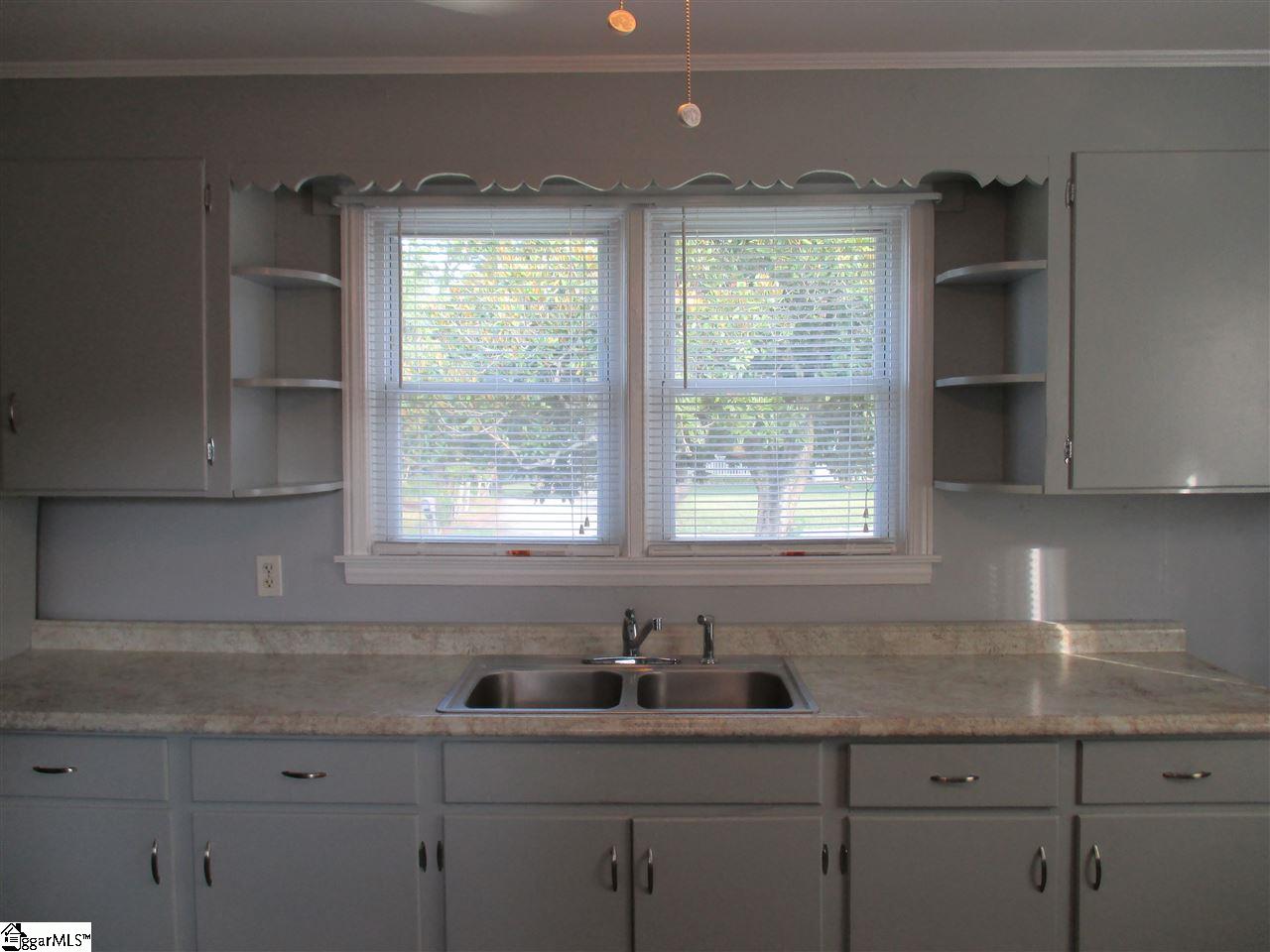 194 Blalock Road Boiling Springs, SC 29316 - Photo 3 of 12 Gallery Image 3