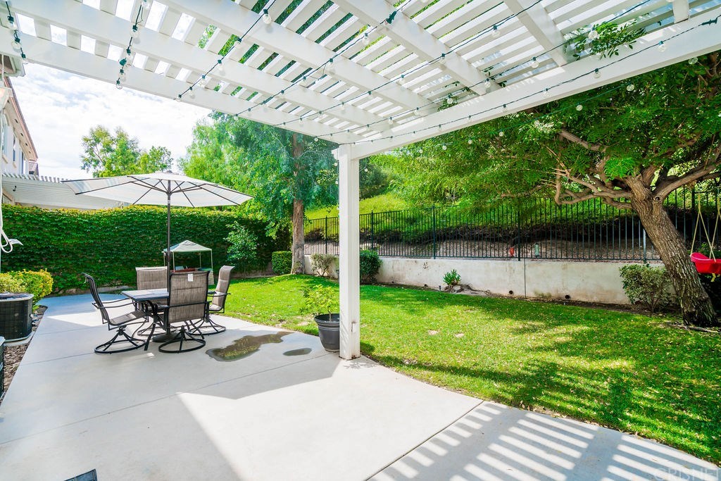 26316 Peacock Place Stevenson Ranch, CA 91381 - Photo 12 of 51 Gallery Image 12