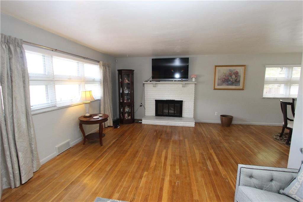 81 West Bruceton Road Pittsburgh, PA 15236 - Photo 3 of 24 Gallery Image 3
