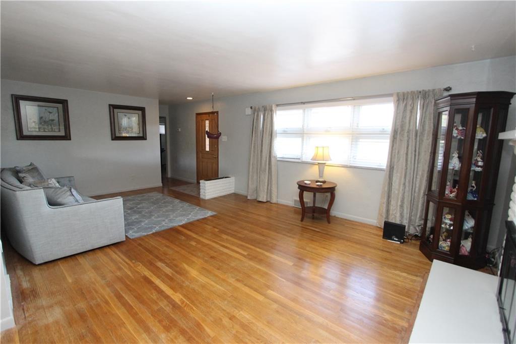 81 West Bruceton Road Pittsburgh, PA 15236 - Photo 5 of 24 Gallery Image 5