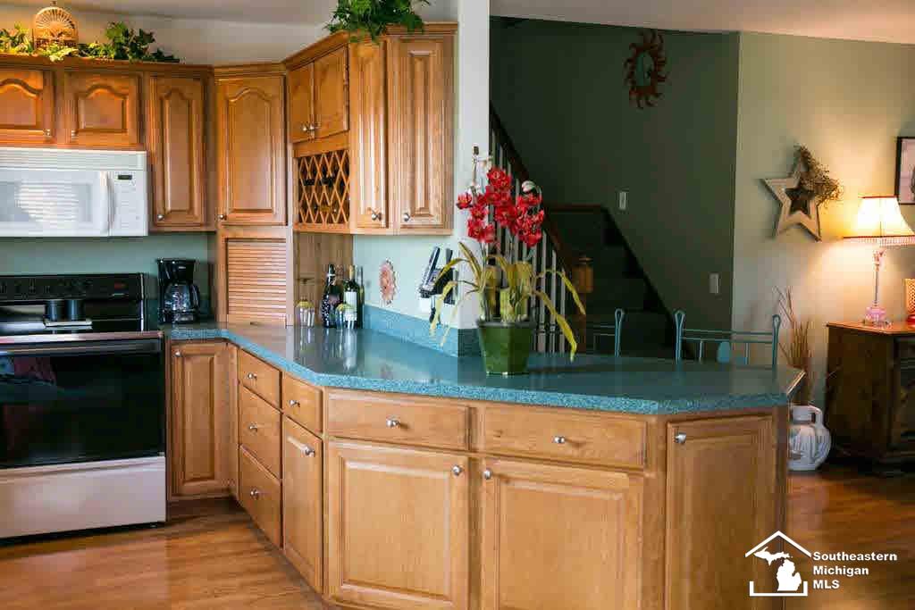715 East Erie Road Temperance, MI 48182 - Photo 9 of 25