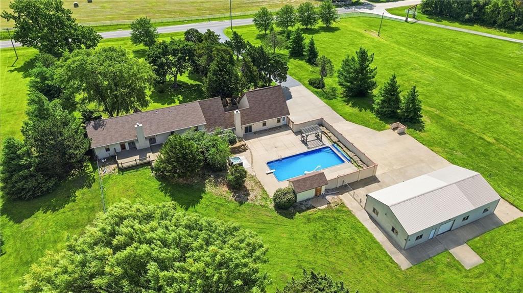 24960 Metcalf Road Louisburg, KS 66053 - Photo 7 of 11