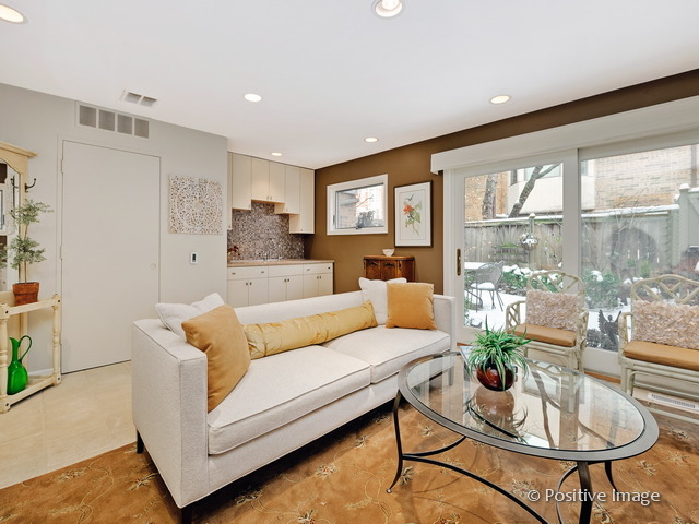 2053 North Halsted Street, Unit B Chicago, IL 60614 - Photo 3 of 25