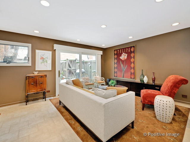 2053 North Halsted Street, Unit B Chicago, IL 60614 - Photo 5 of 25