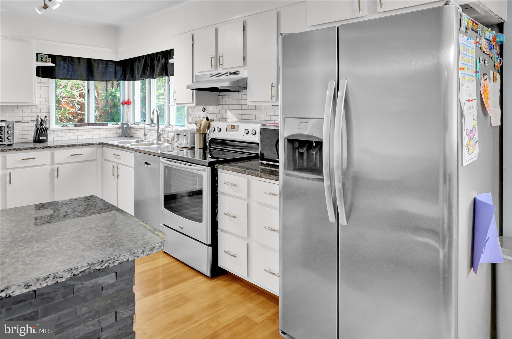 738 Philadelphia Avenue Reading, PA 19607 - Photo 12 of 37 E26A3673