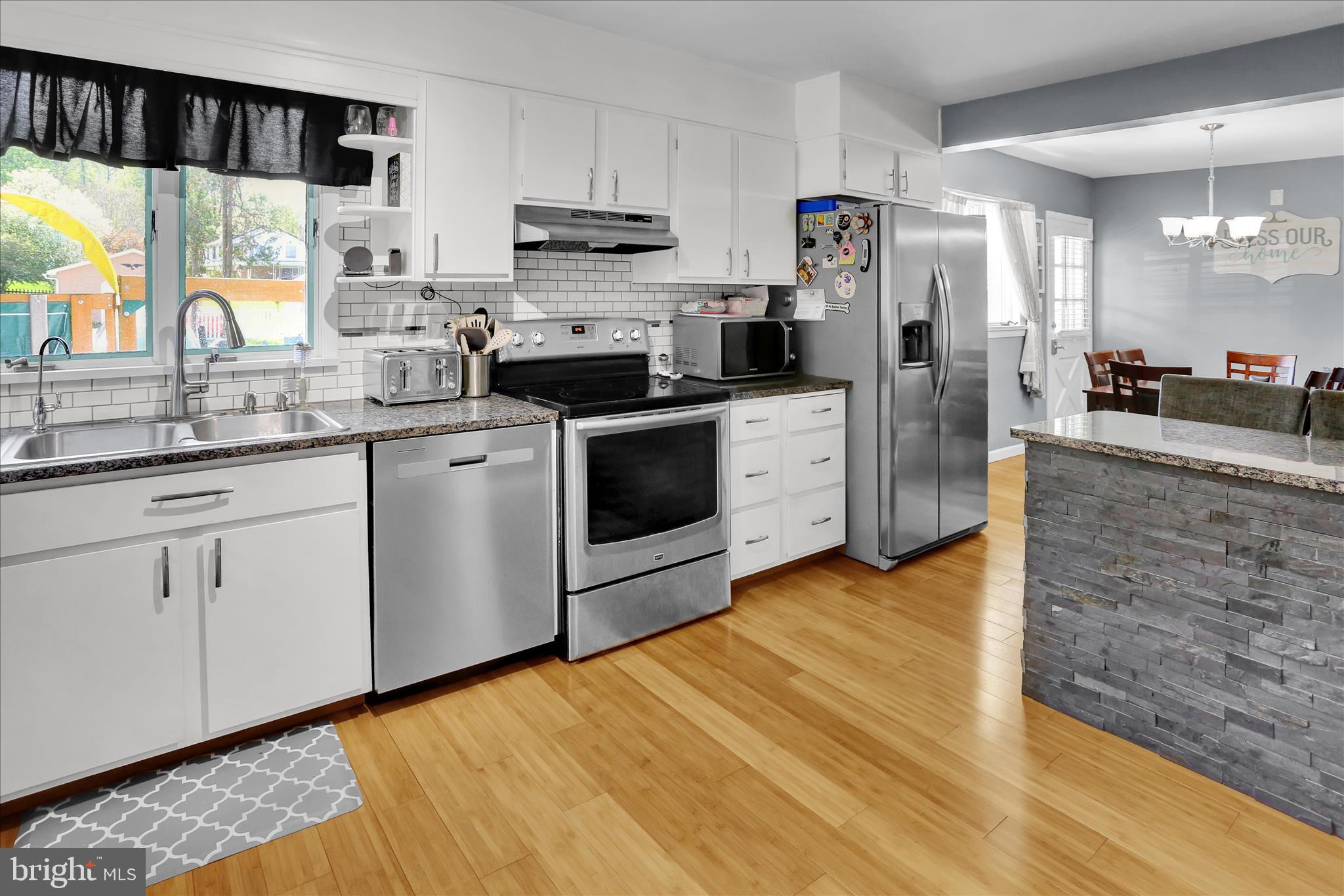 738 Philadelphia Avenue Reading, PA 19607 - Photo 13 of 37 E26A3678