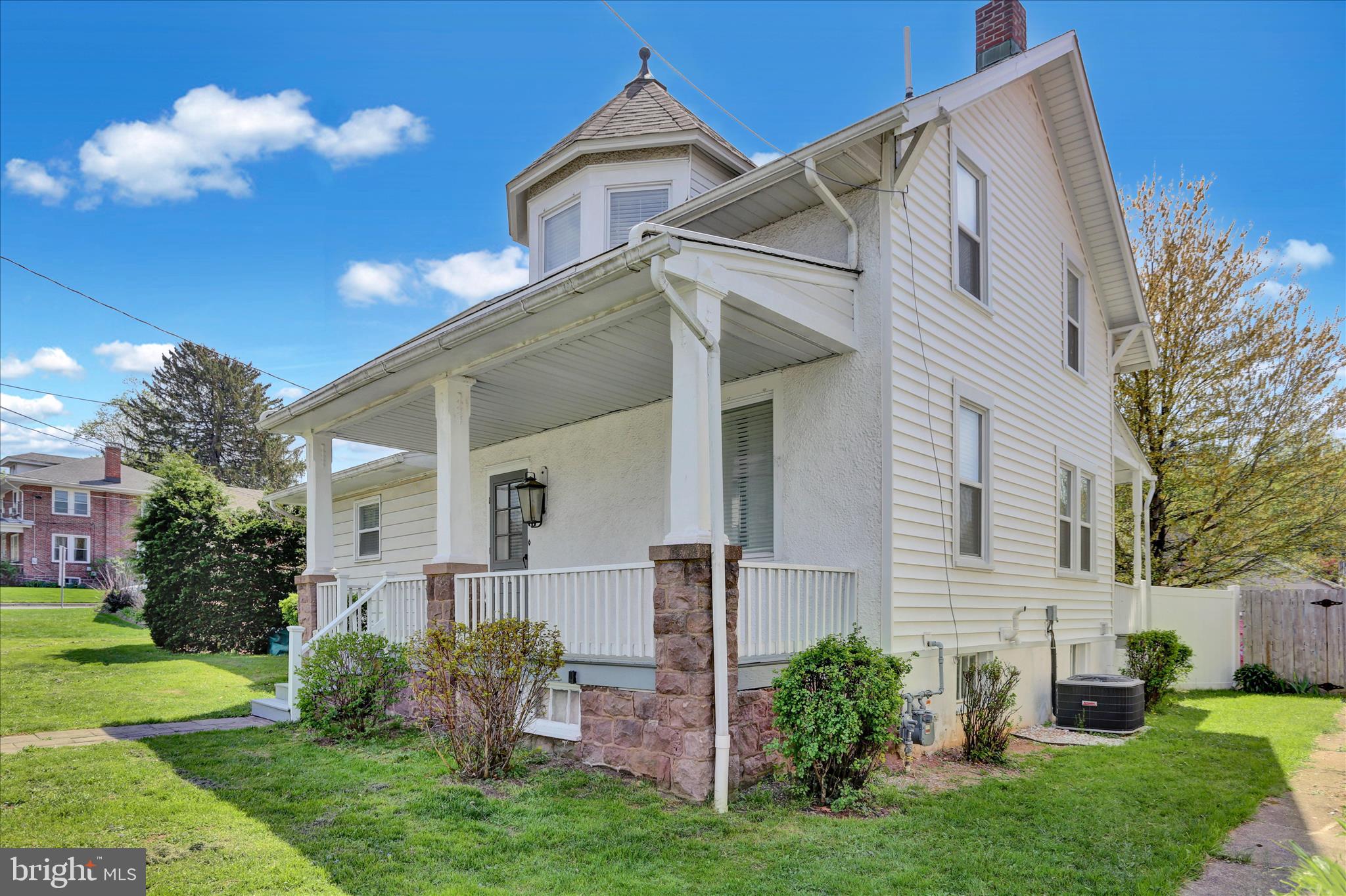 738 Philadelphia Avenue Reading, PA 19607 - Photo 3 of 37 E26A3628