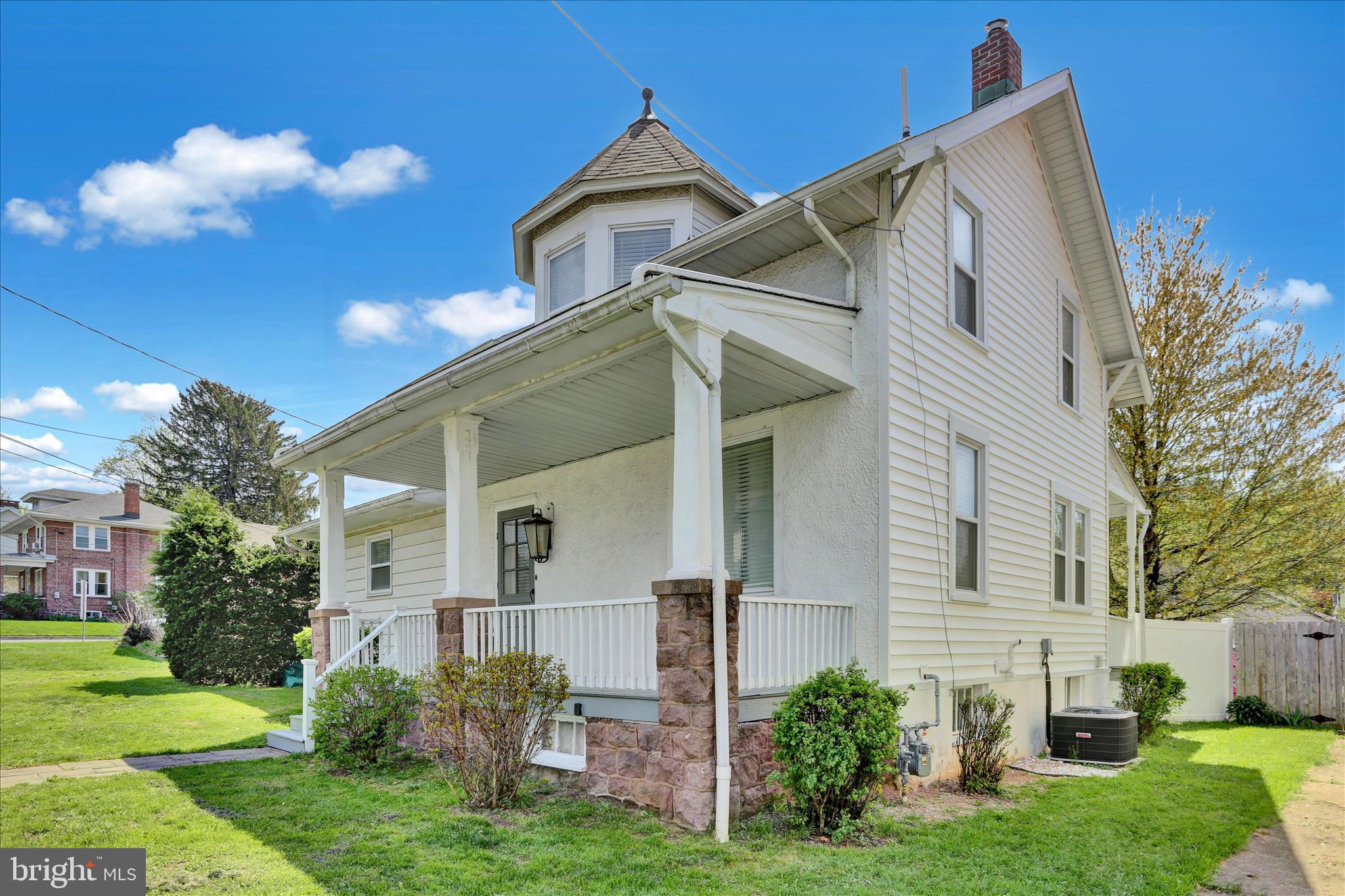 738 Philadelphia Avenue Reading, PA 19607 - Photo 4 of 37 E26A3633