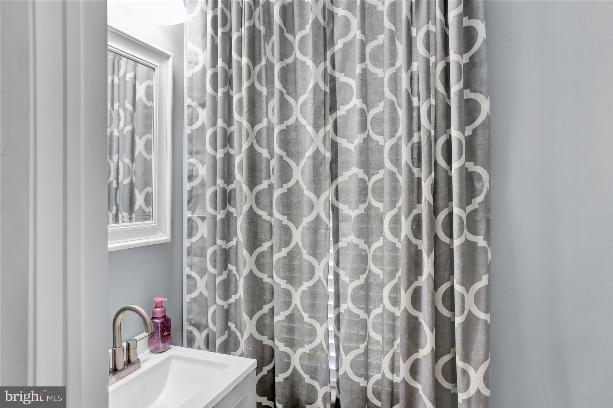 738 Philadelphia Avenue Reading, PA 19607 - Photo 8 of 37 E26A3653