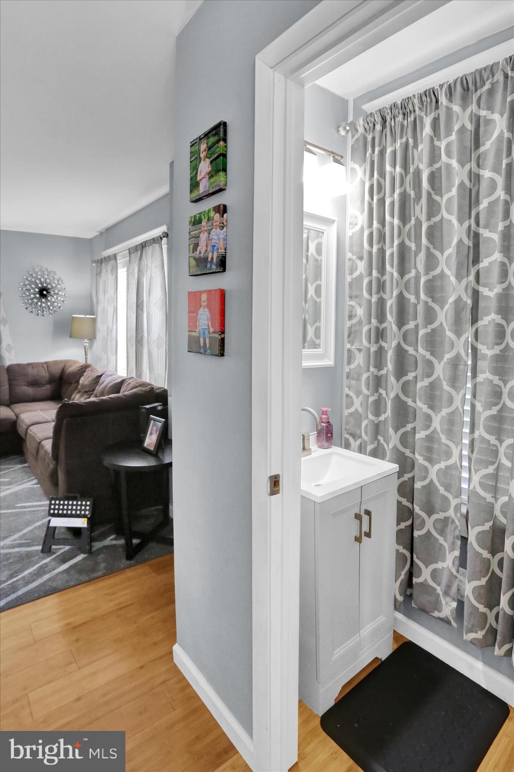 738 Philadelphia Avenue Reading, PA 19607 - Photo 9 of 37 E26A3658