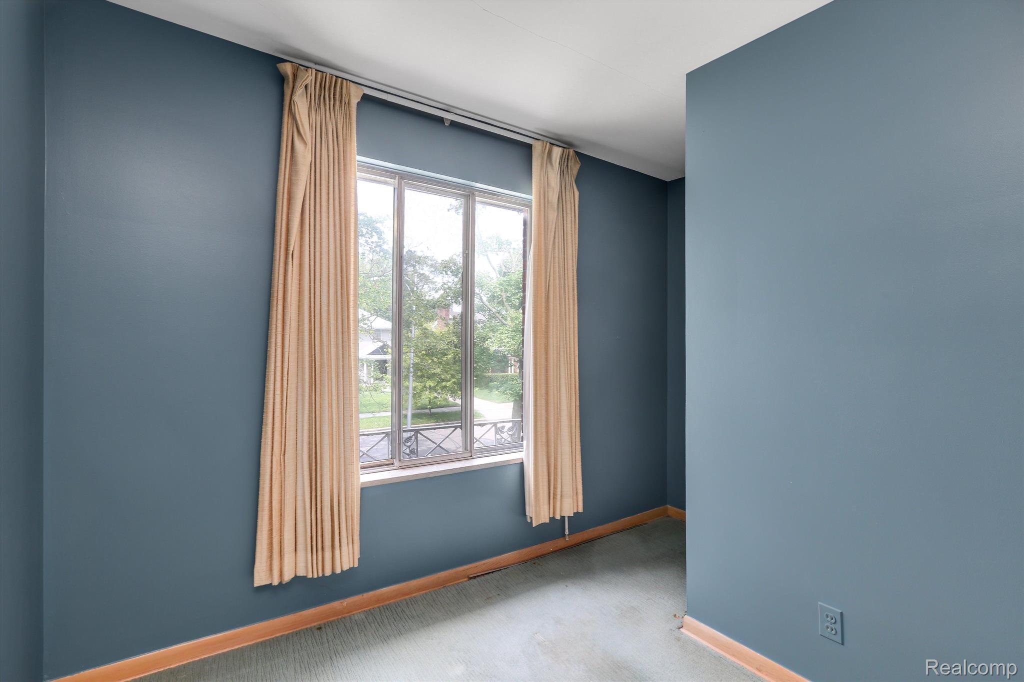 834 Harcourt Road Grosse Pointe, MI 48230 - Photo 14 of 30 Separate bonus room on upper level