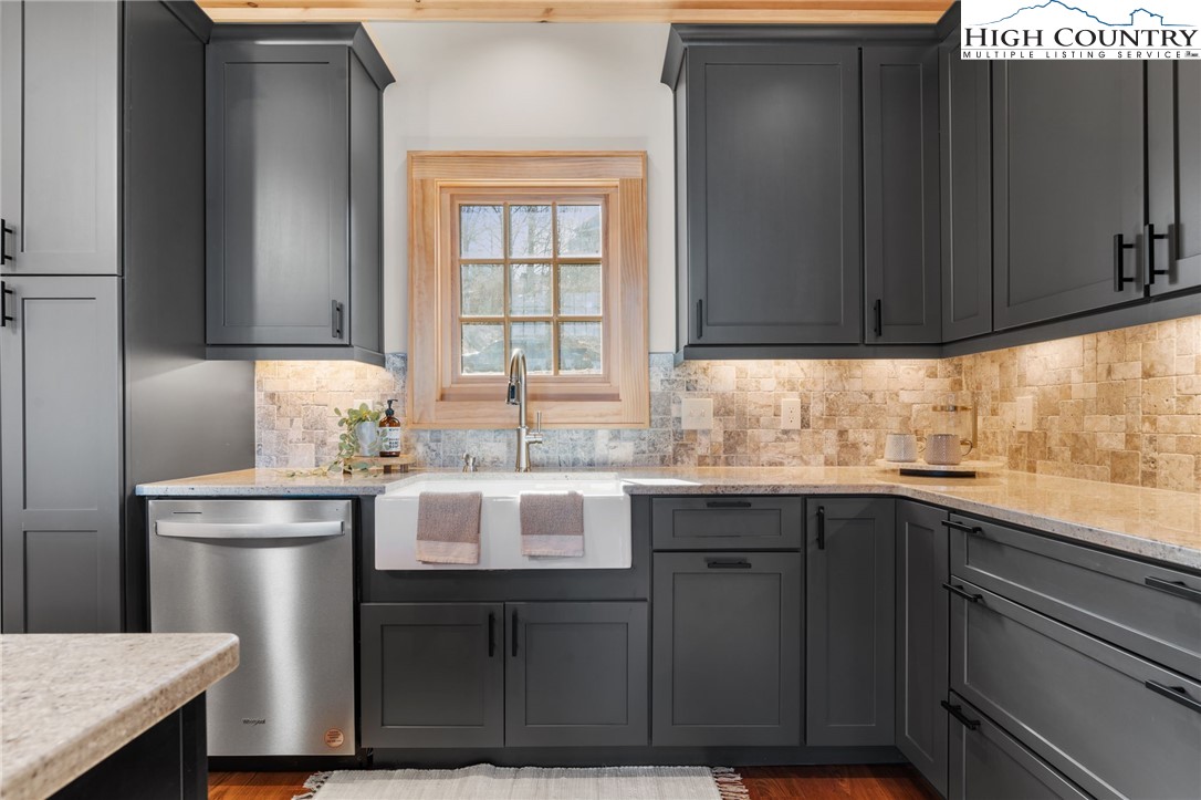 171 Pleasant View Vilas, NC 28692 - Photo 11 of 49