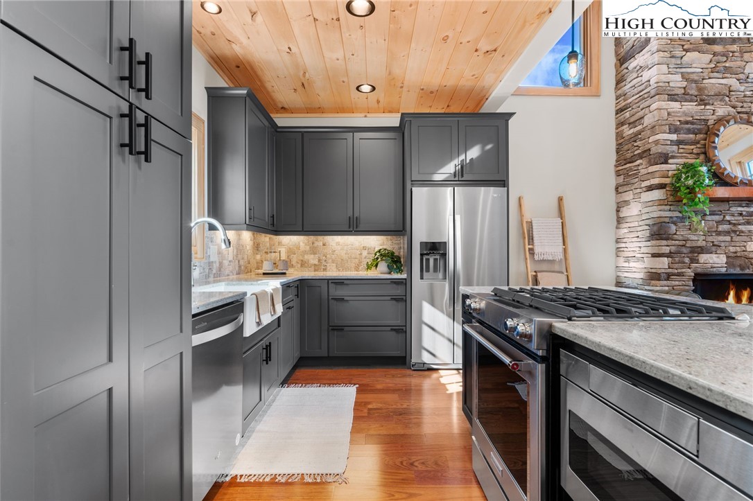 171 Pleasant View Vilas, NC 28692 - Photo 10 of 49