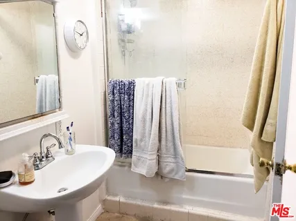 $2,050 | 5916 Annan Way, Unit 1/2, Los Angeles, CA 90042