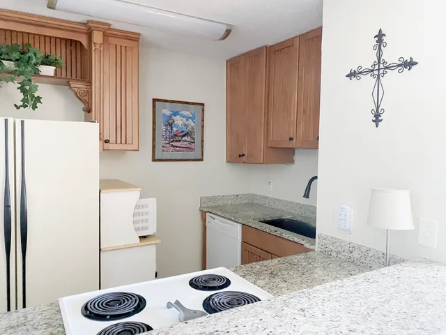 $1,800 | 4000 Gulf Terrace Drive, Unit 275, Destin, FL 32541