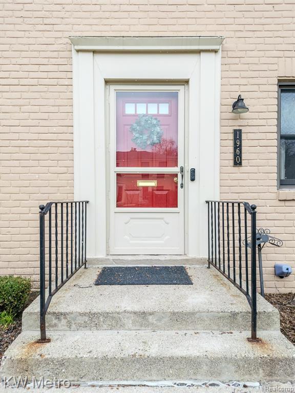 1960 Graefield Road Birmingham, MI 48009 - Photo 1 of 23