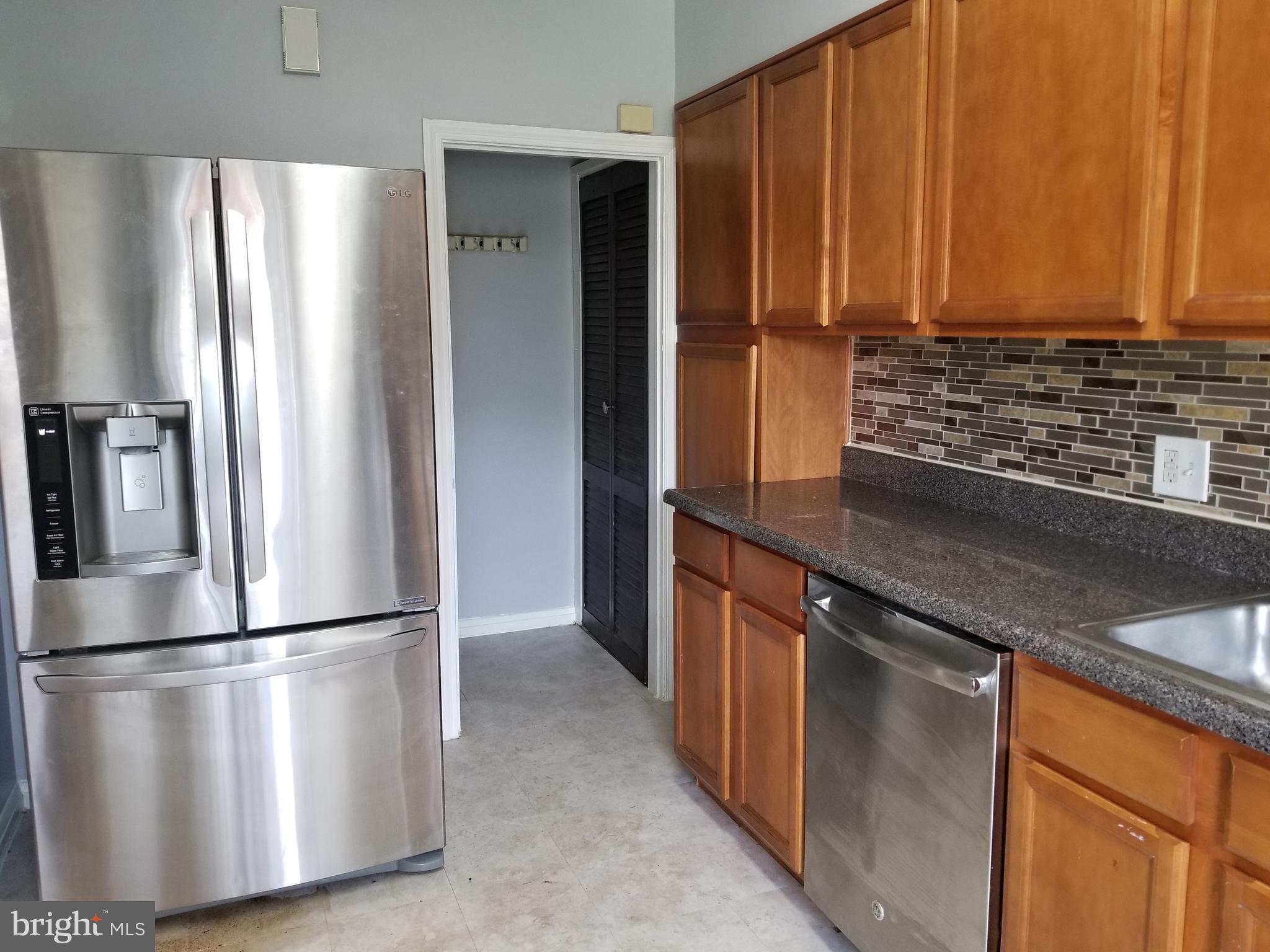 1253 Cedarcroft Road Baltimore, MD 21239 - Photo 4 of 27