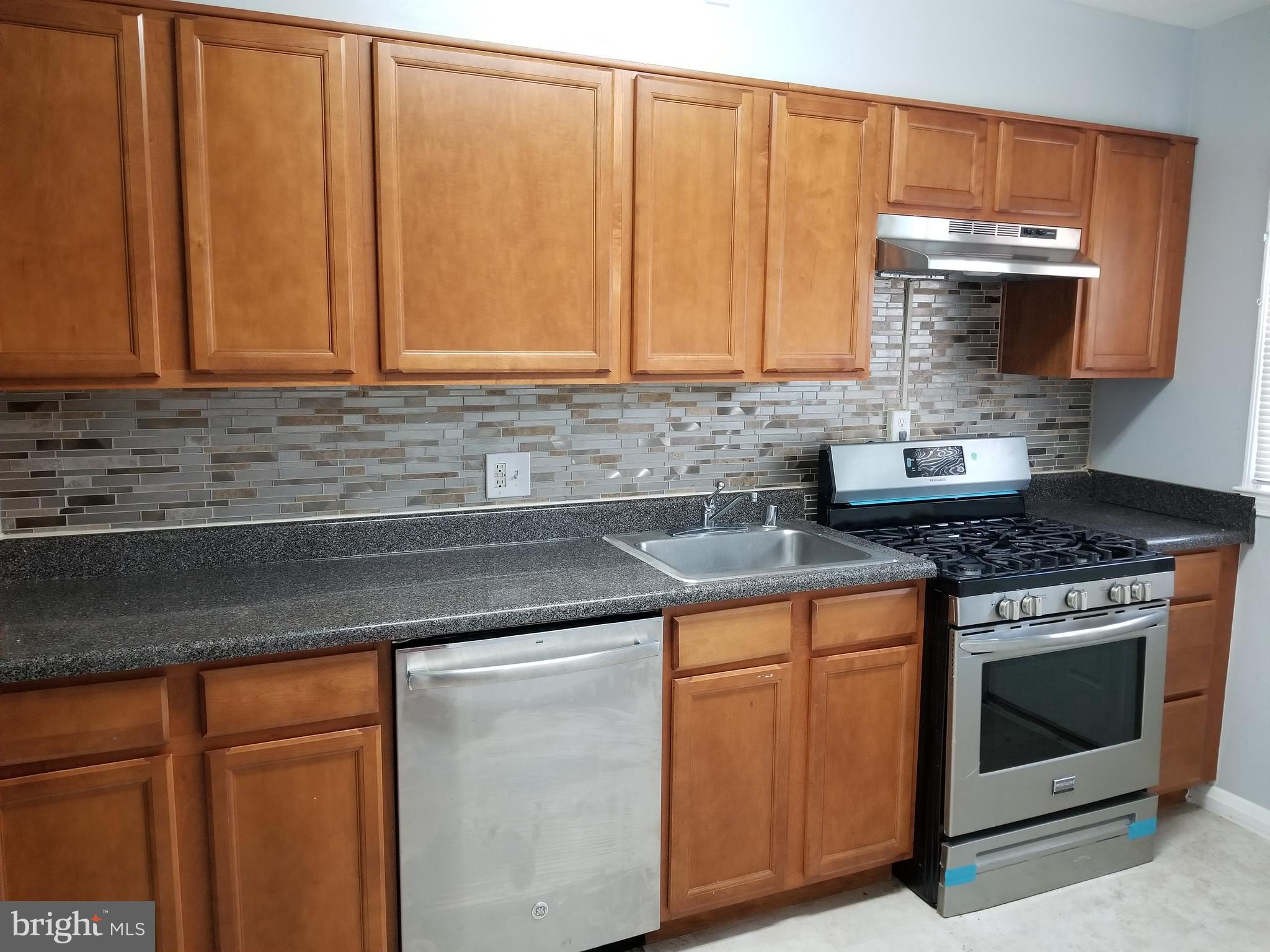 1253 Cedarcroft Road Baltimore, MD 21239 - Photo 5 of 27