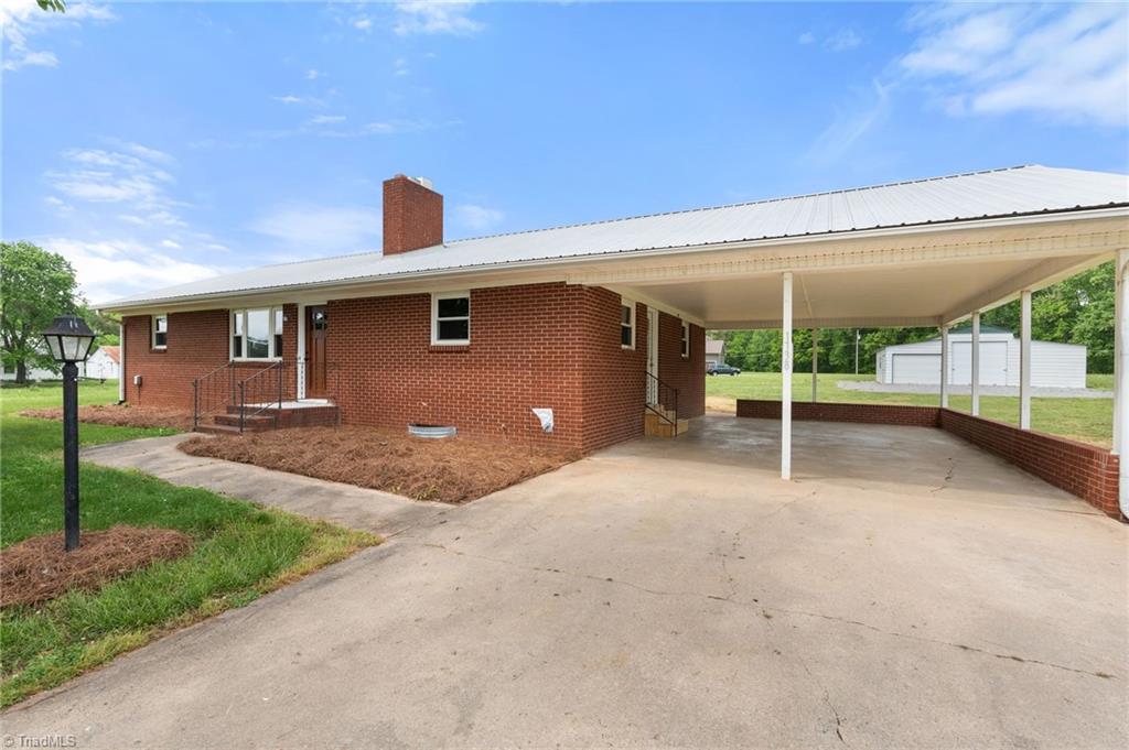 1738 Friendship Church Road Lexington, NC 27295 - Photo 7 of 50 Gallery Image 7