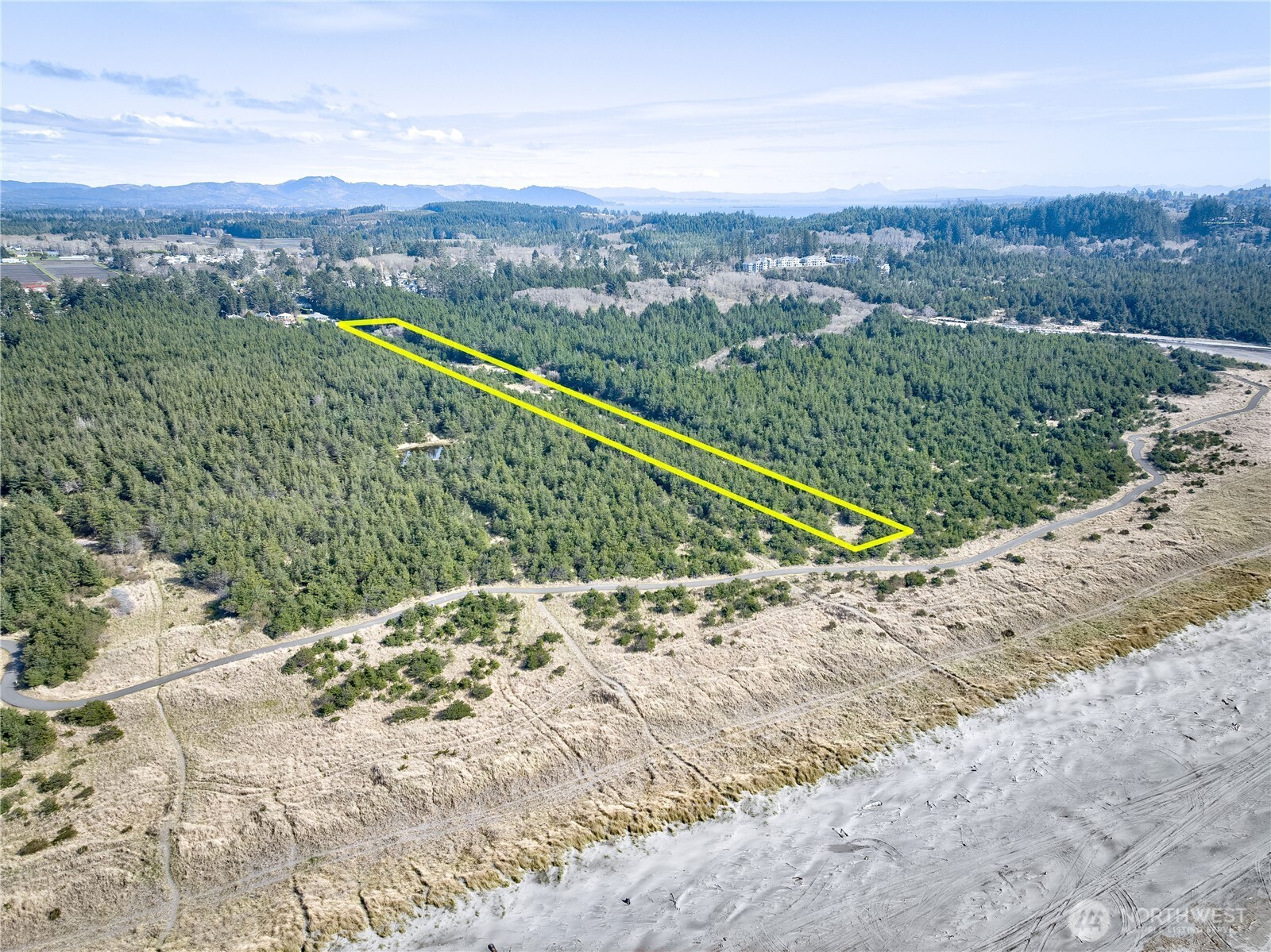 0 35th & J Lane Seaview, WA 98644 - Photo 8 of 26 a view of a mountain with a outdoor space