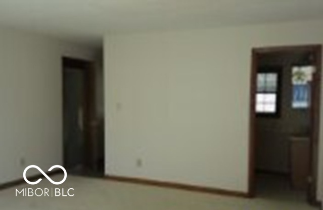 234 South East Street Pendleton, IN 46064 - Photo 6 of 13