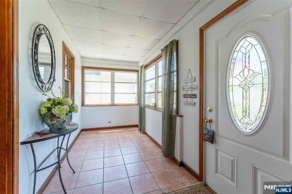 24 Robertson Road West Orange, NJ 07052 - Photo 3 of 27