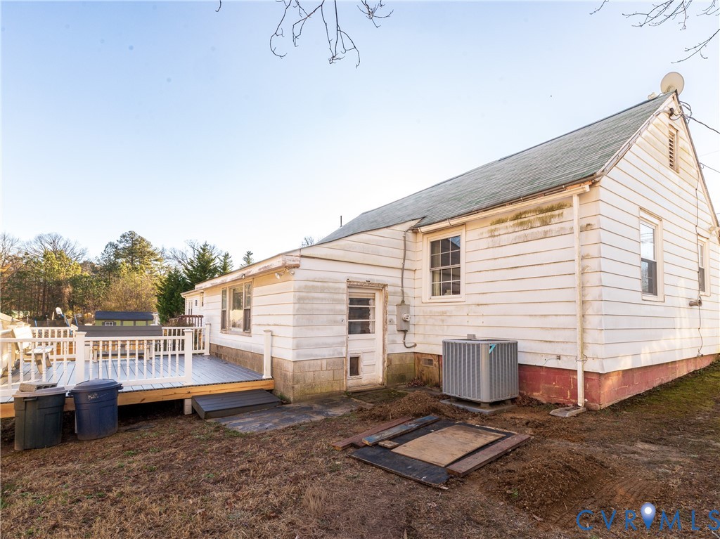 515 Ruthers Road Richmond, VA 23225 - Photo 27 of 34 a view of a house with backyard and sitting area