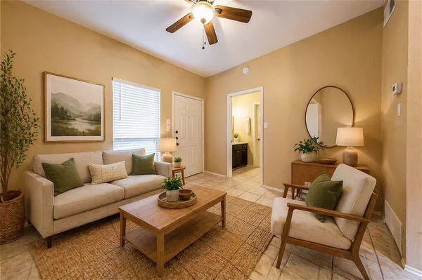 $1,145 | 3206 King Street, Unit 208, Austin, TX 78705