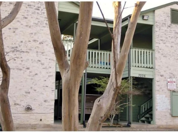 $1,145 | 3206 King Street, Unit 208, Austin, TX 78705