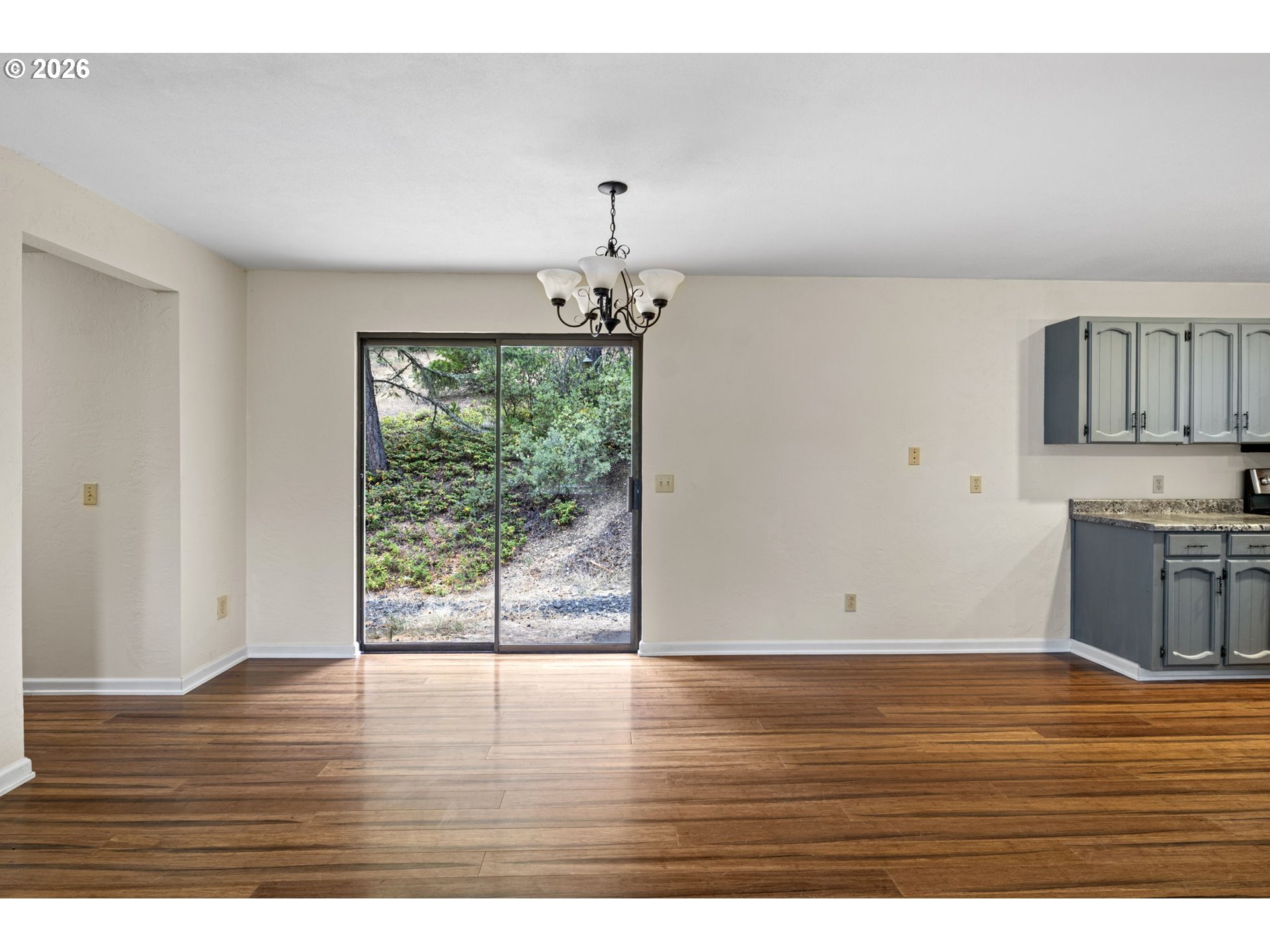 296 Mobley Drive Azalea, OR 97410 - Photo 12 of 48