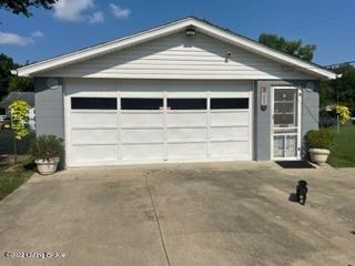 10314 Blue Lick Road Louisville, KY 40229 - Photo 8 of 28 9